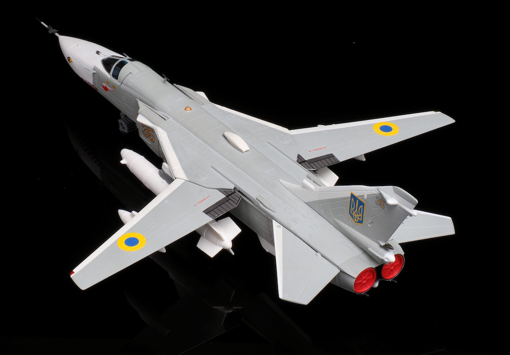 h*e様 新品 CA722410 1/72 SU-24MR 空軍 35 Sukhoi SU-24MR Ukrainian AirForce 35 Yellow | Modelsnavigator.com