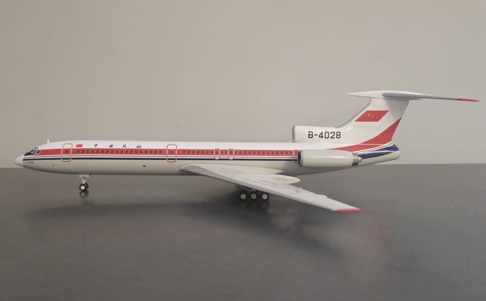 ヘルパー1/200 Tupolev TU154M　ダイカスト製品 Tupolev Tu154M China Air Force | Modelsnavigator.com