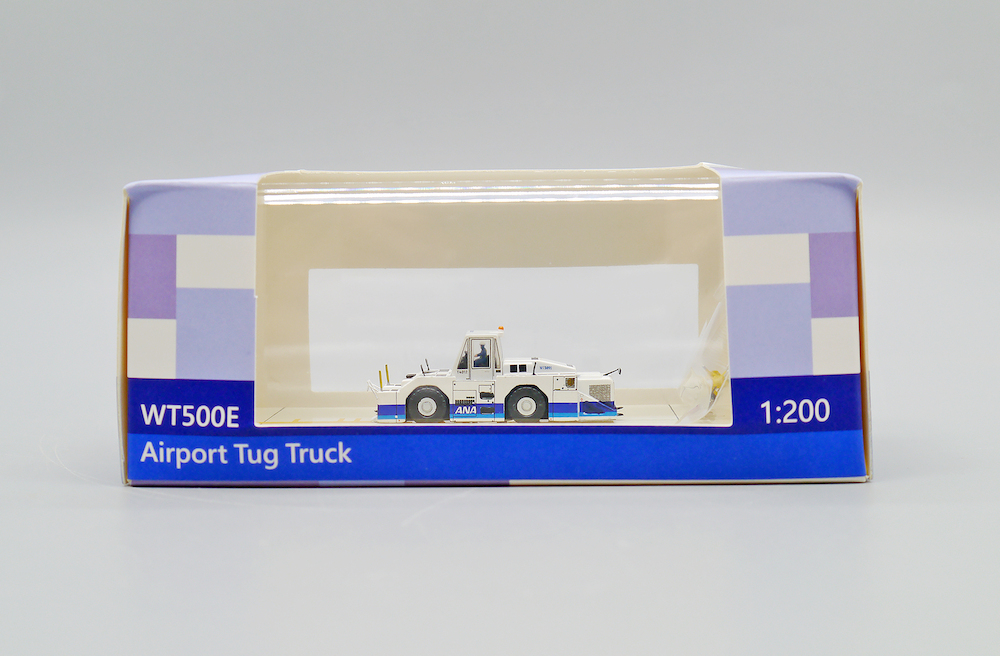ANA All Nippon WT500E Towing Tractor | Modelsnavigator.com