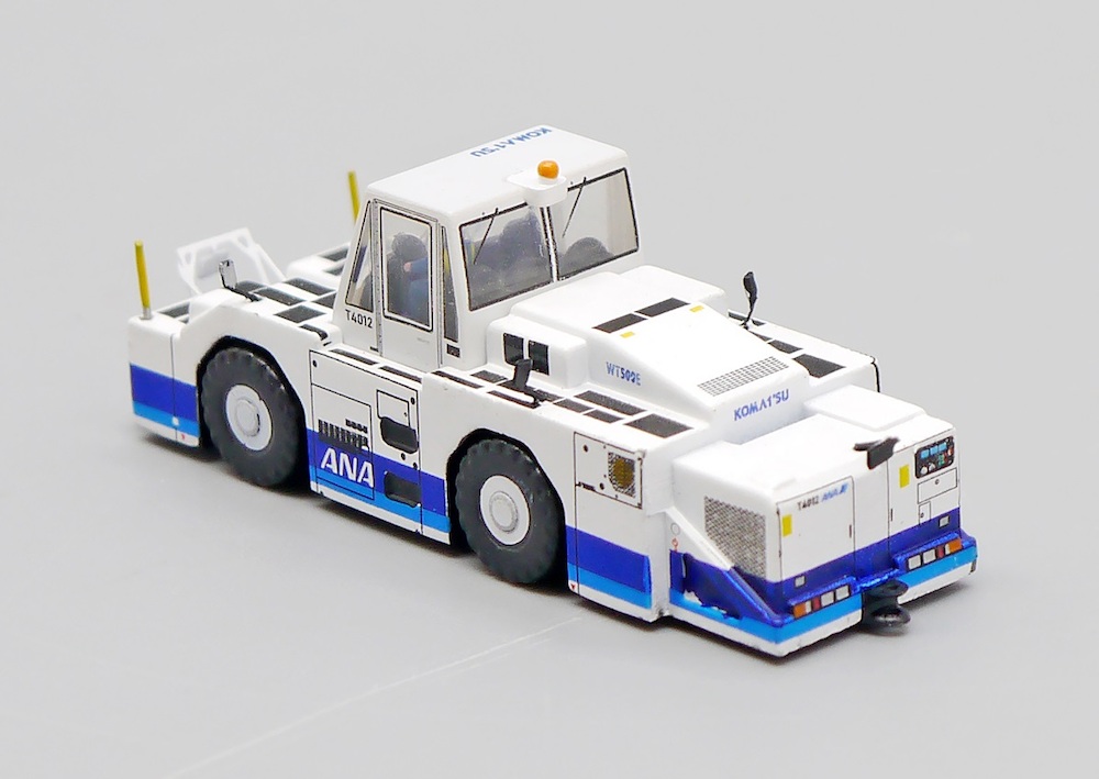 ANA All Nippon WT500E Towing Tractor | Modelsnavigator.com
