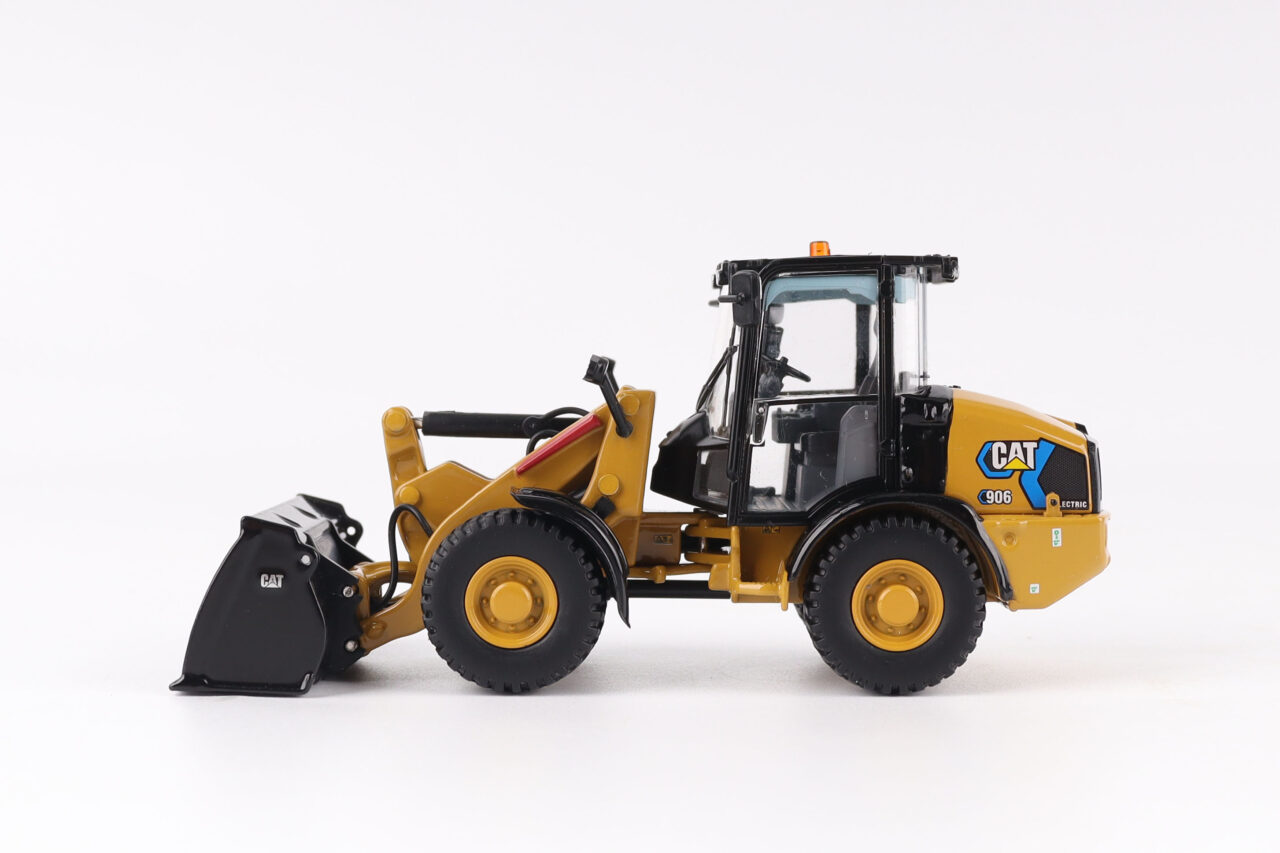 Cat 906 Compact Wheel Loader Electric Version