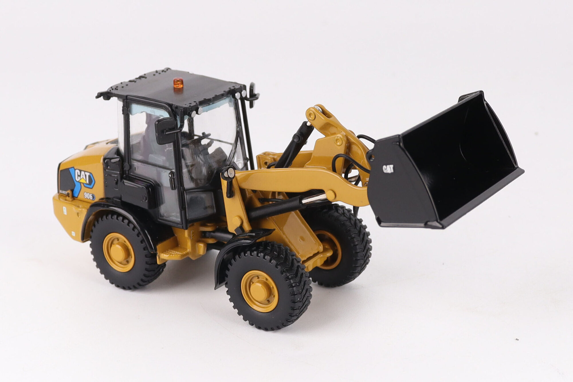 Cat 906 Compact Wheel Loader Electric Version