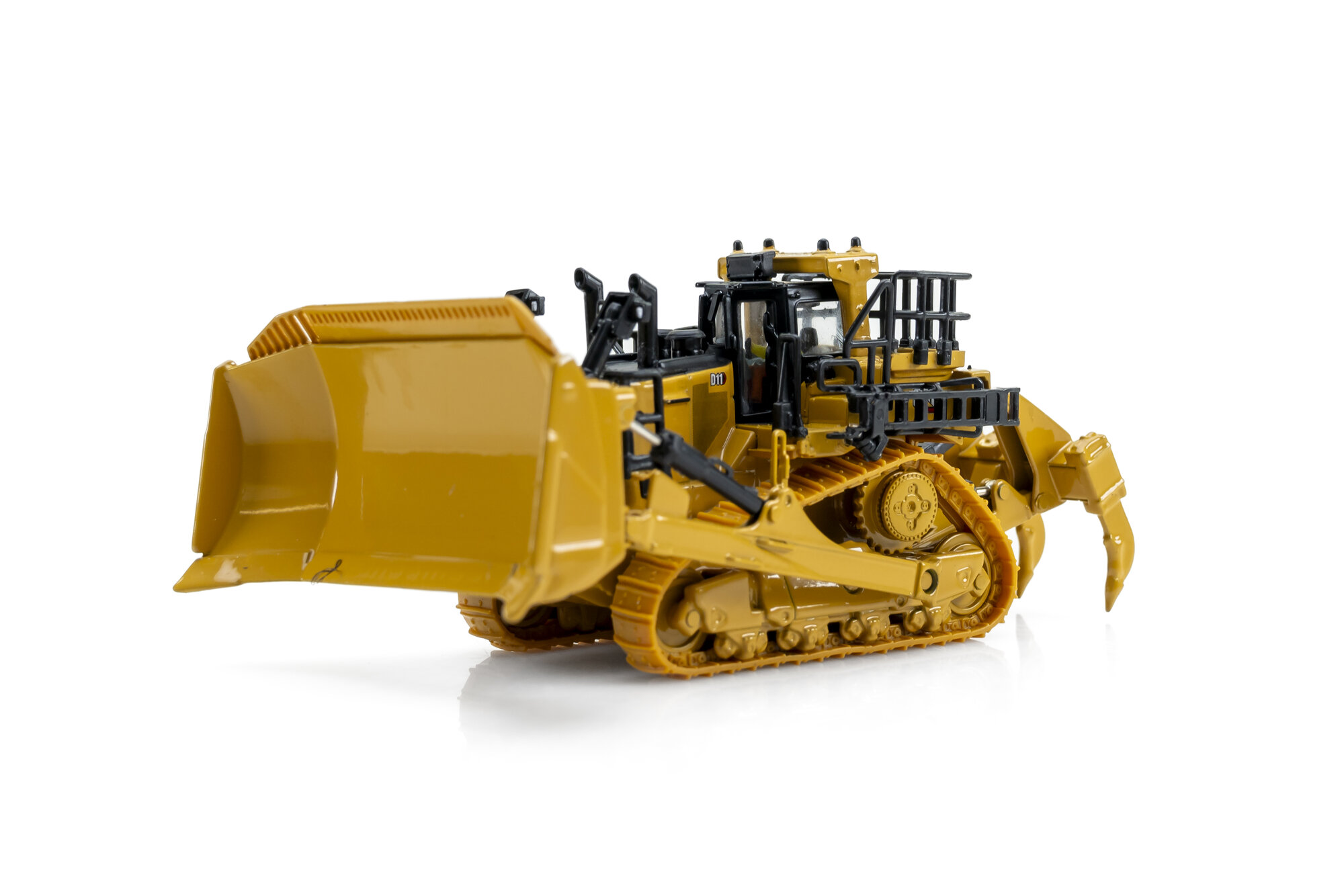 【テレビで話題】 CAT Modelsnavigator.com | Tractor Type Track D11 戦車、軍用車両