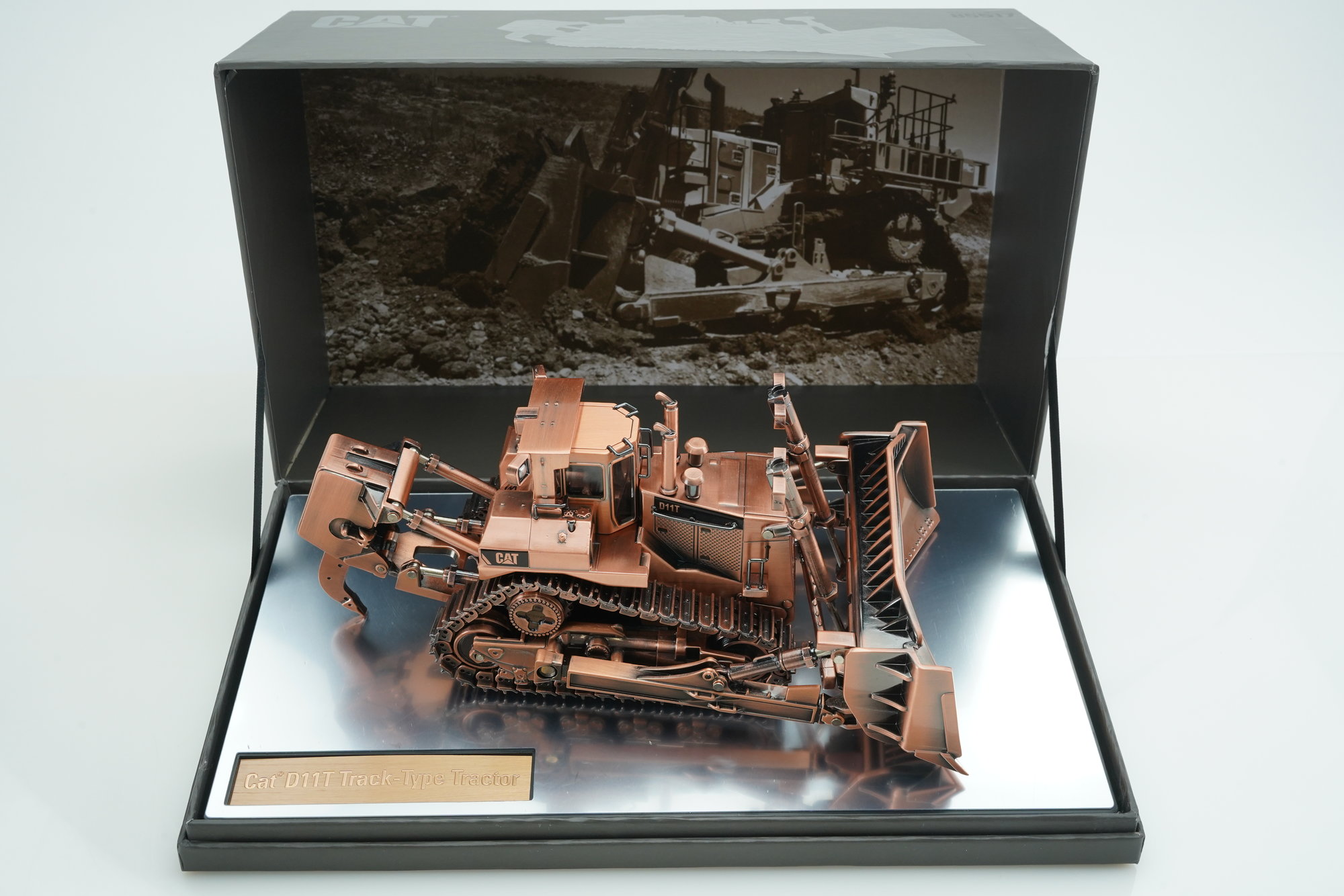 Cat D11T Track Type Tracktor - commemorative edition - copper ...