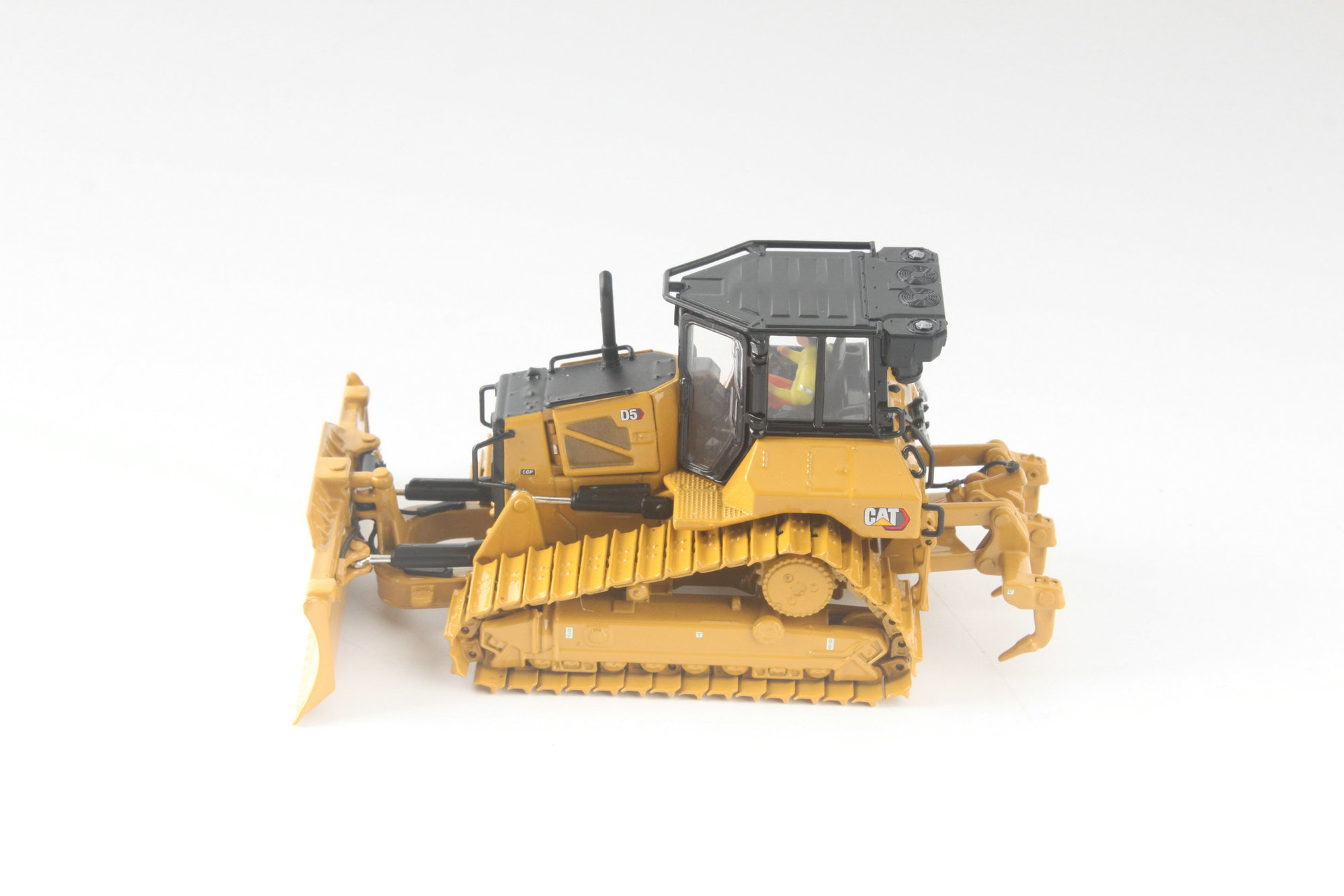 CAT D5 LGP DOZER - CATERPILLAR | Modelsnavigator.com