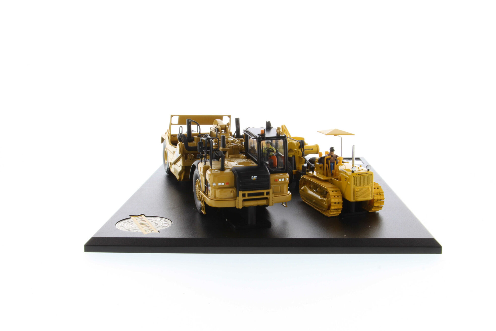 Cat 621K Motor Scraper Evolution Series w/ D7 Track-Type