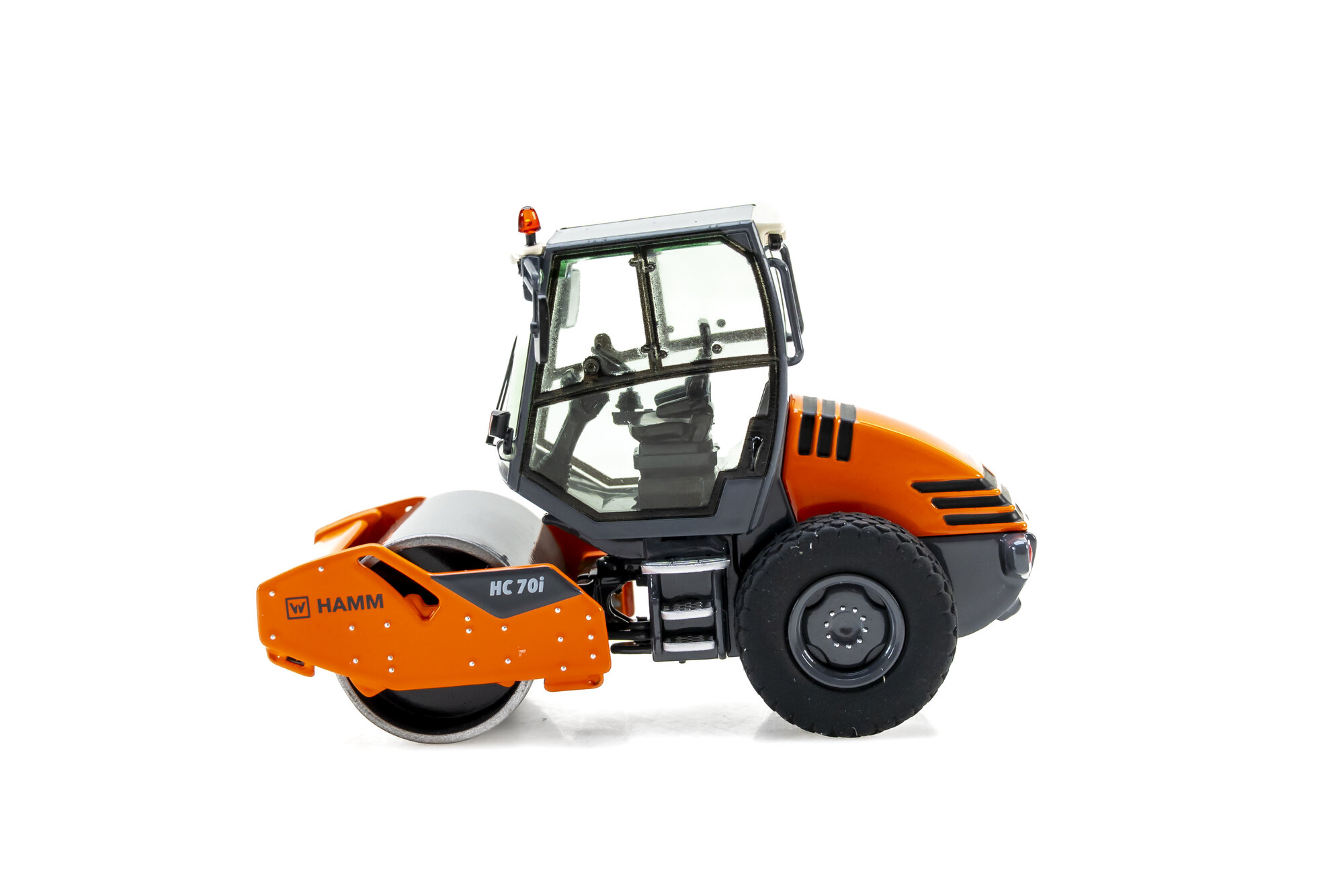 Hamm HC70i cabin | Modelsnavigator.com