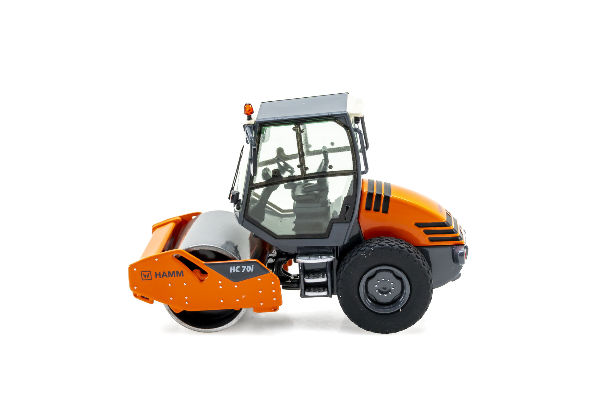 Hamm HC70i cabin | Modelsnavigator.com