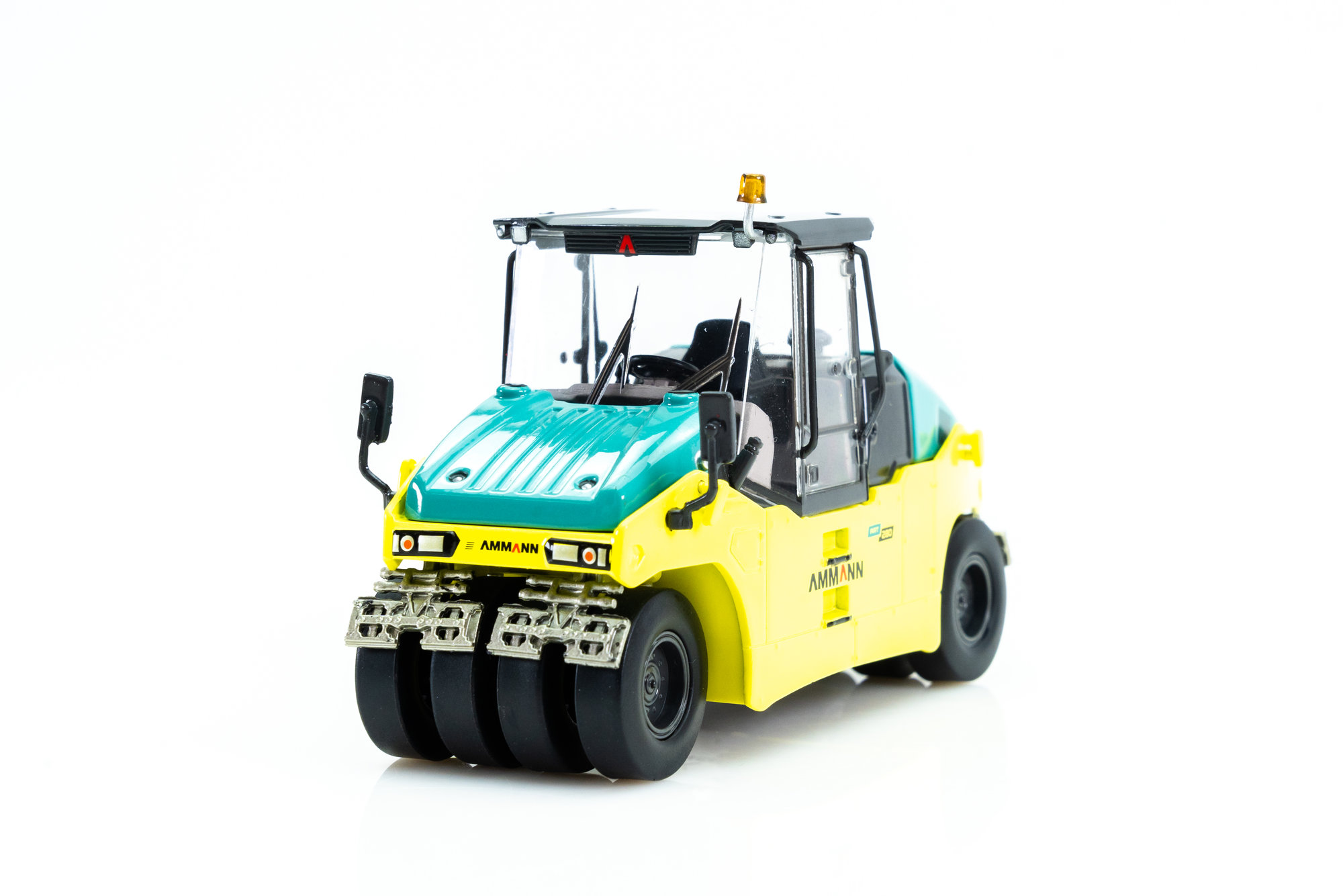 AMMANN ロードローラー　1/50 ART280 Ammann ART280 Pneumatic Roller | Modelsnavigator.com
