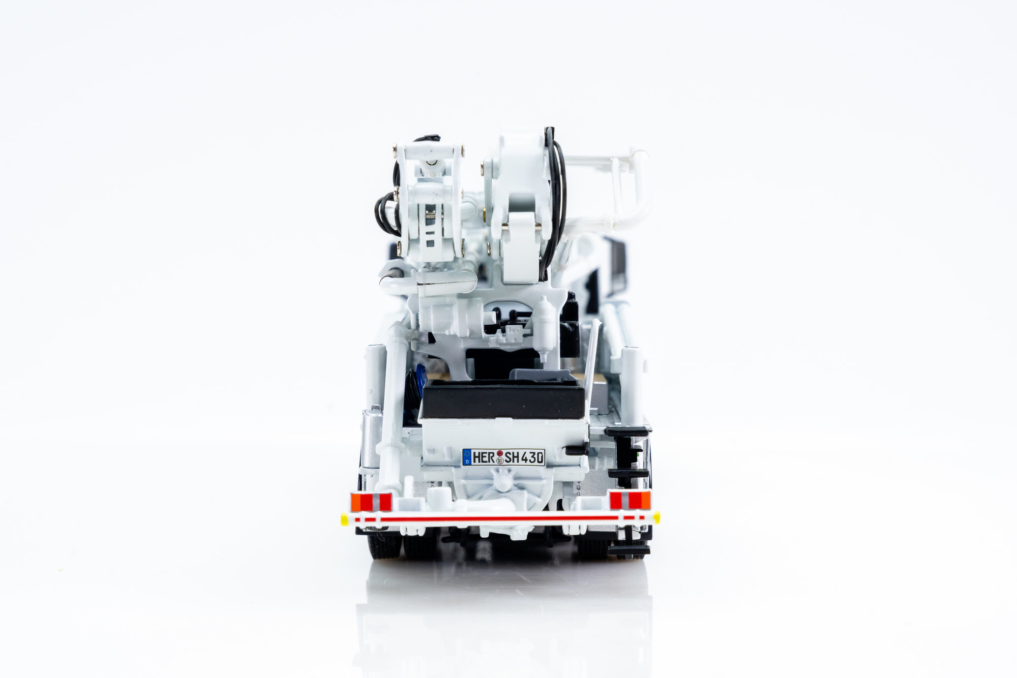 MERCEDES-BENZ AROCS 8x4 SCHWING S43SX III concrete pump