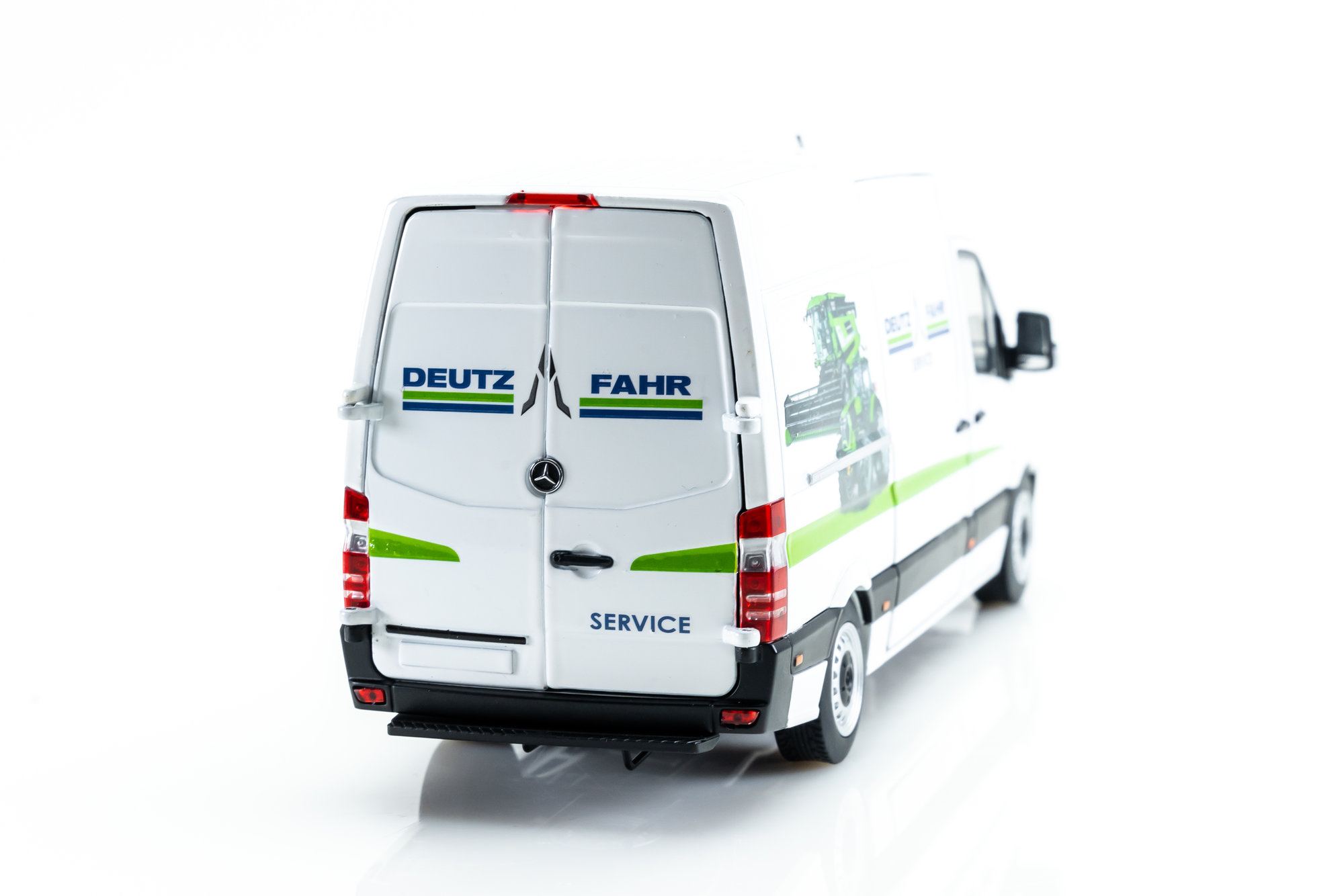 Modèle Réduit Utilitaire Mercedes Sprinter Deutz-Fahr 1/32 - Marge Models