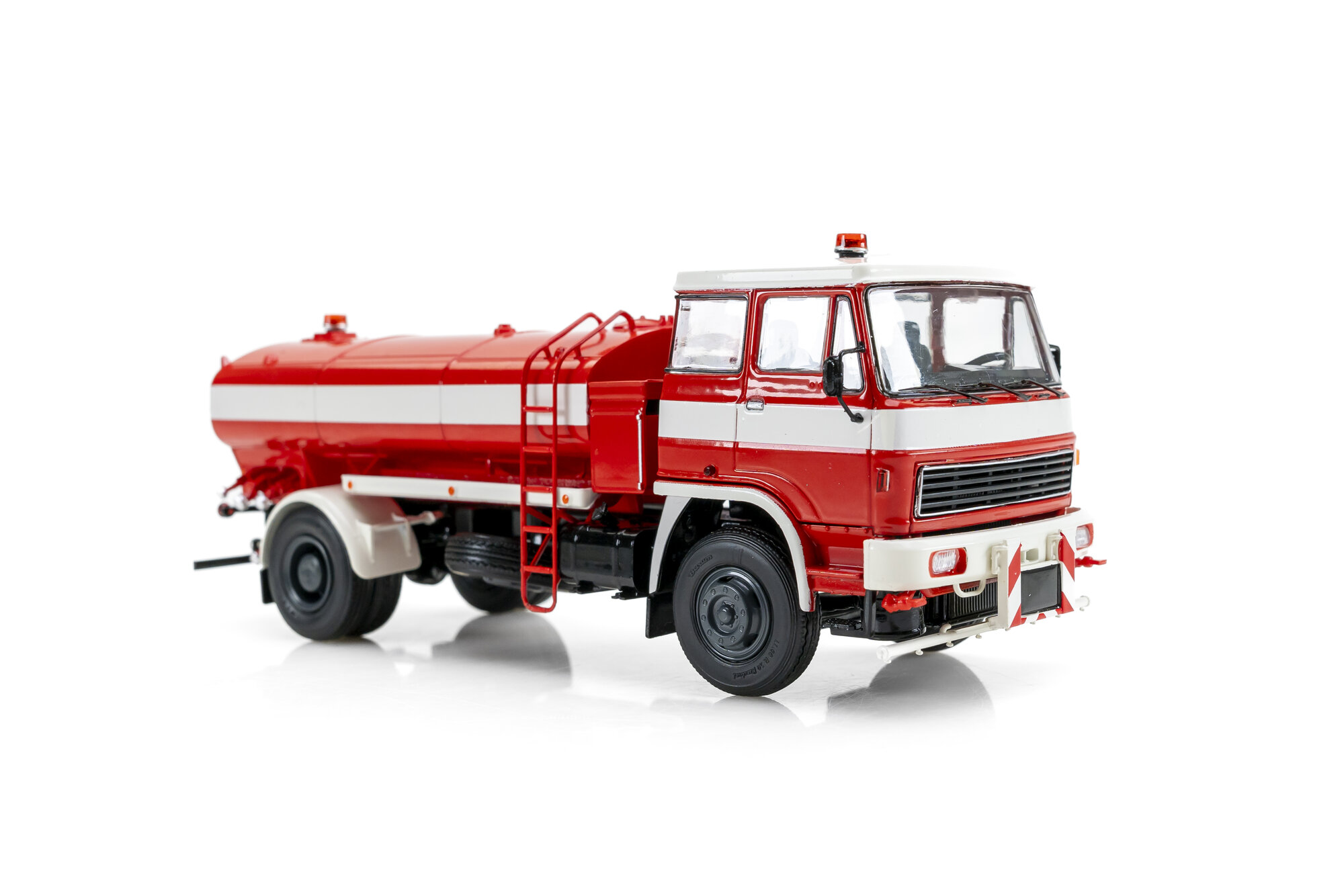 CAMION CITERNE SAVIEM Tancarville pompiers - 1/43 - Hachette EUR 17,60 - FR