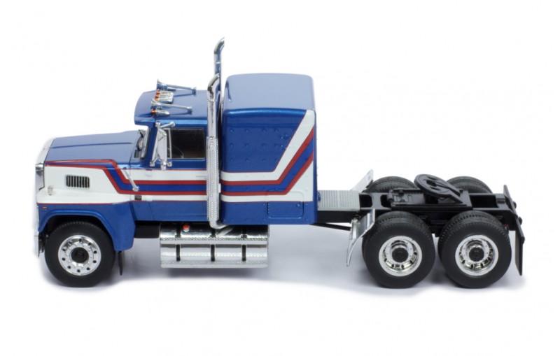 IXO - Blue & White 1978 Ford LTL-9000,