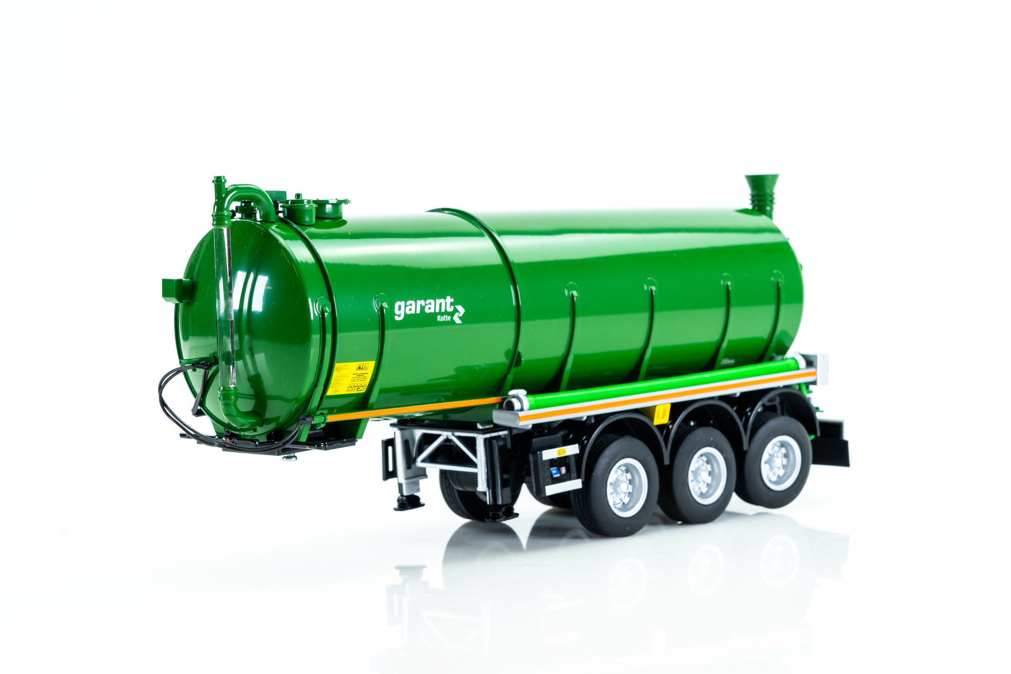 ミニカー　1/32 Kotte garant タンク セミトレーラー TSA 30.000(リーフグリーン) [077656] Kotte garant (TSA) 30.000 - green | Modelsnavigator.com