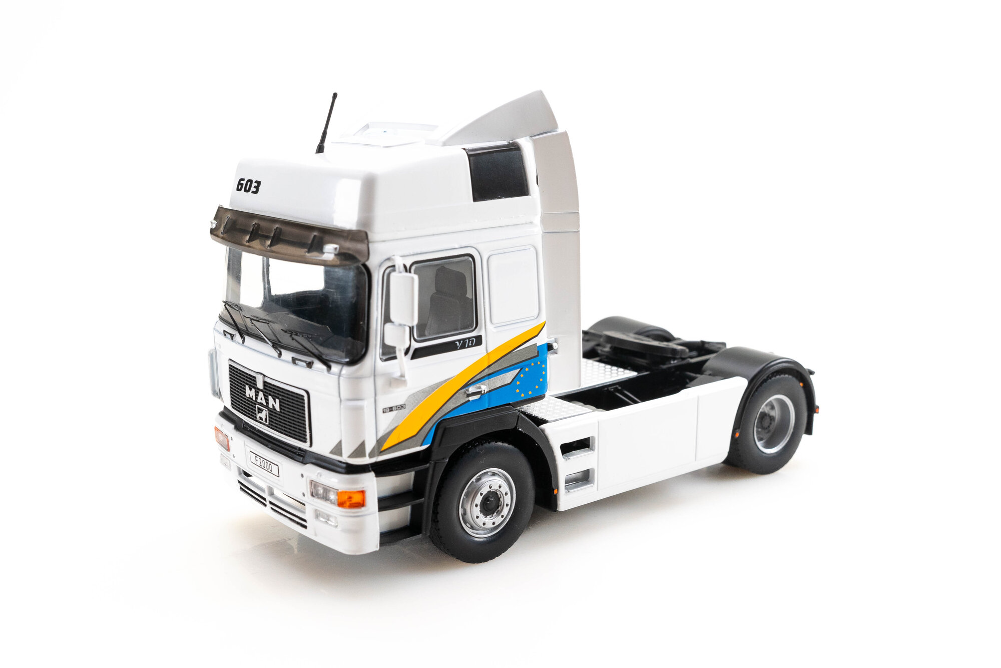 Modelcar Group 1:18 MAN F2000 Truck Wandt 1994 green