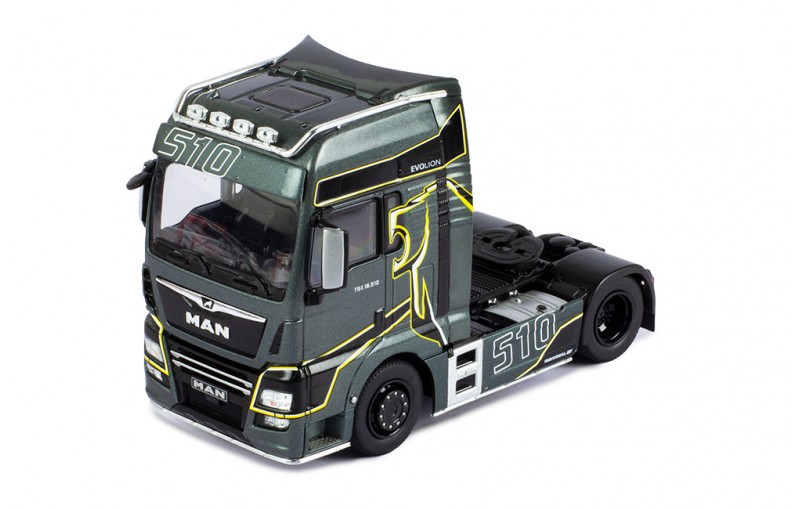 MAN TGX XXL D38 GREY 