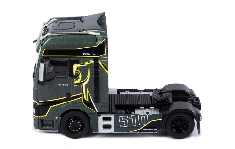 MAN TGX XXL D38 GREY 