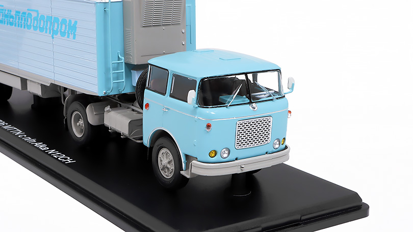 A collectible scale model Skoda LIAZ 706 MTTN from Premium ClassiXXs