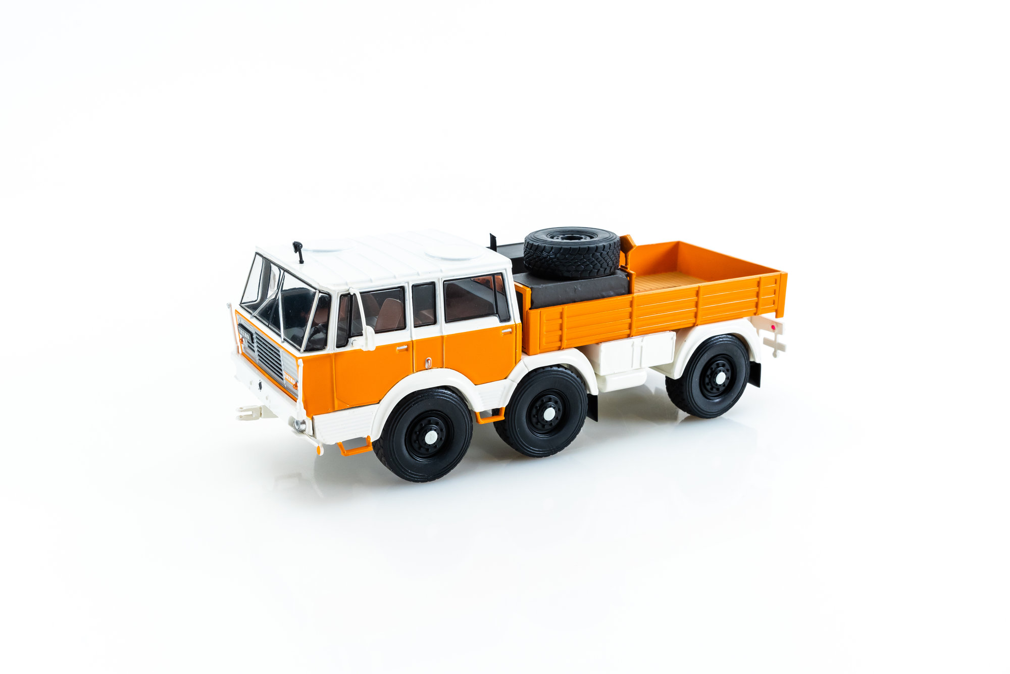 IXO 1:43 Tatra 813 6x6 Pick-Up Truck, Orange/White