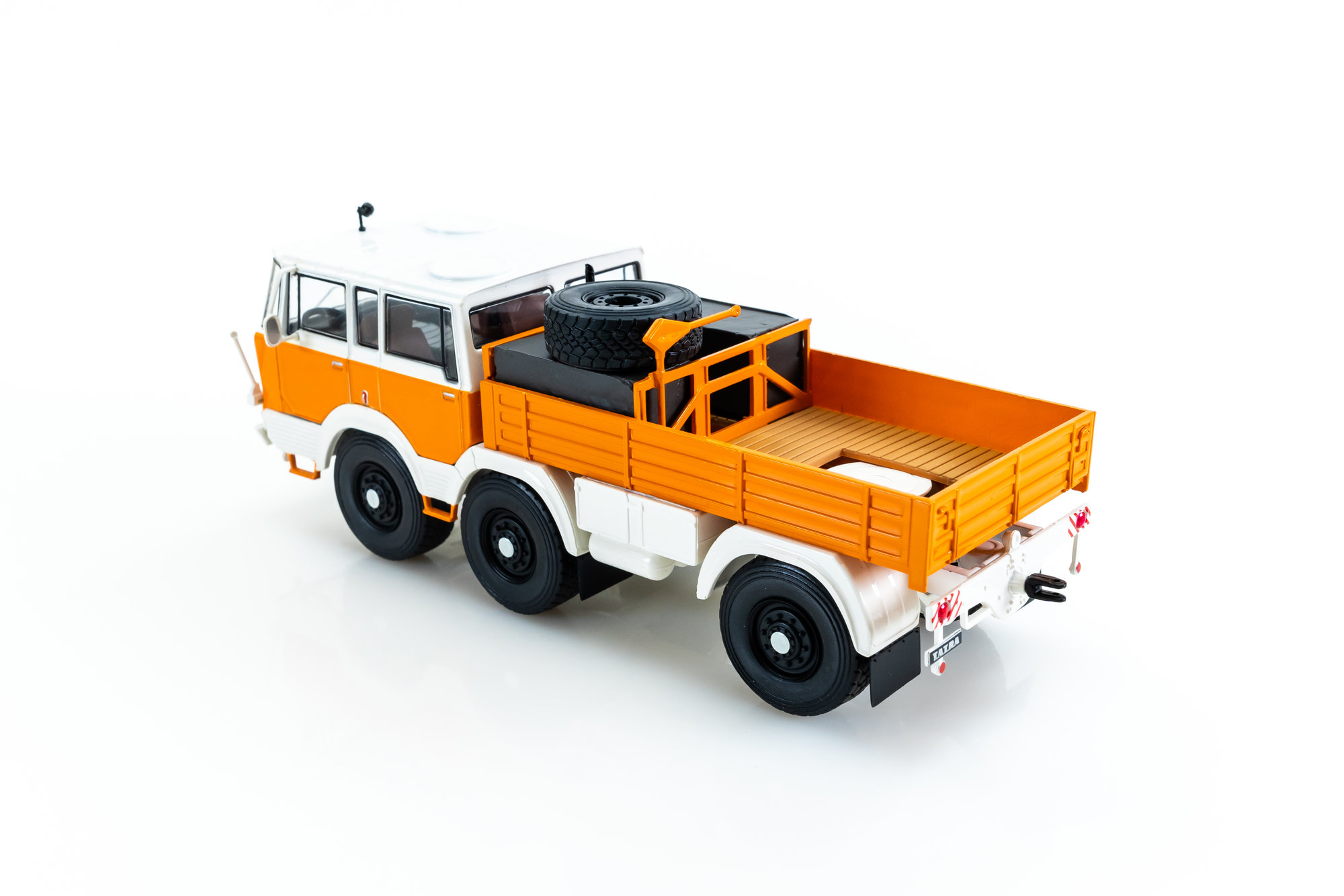 Amazon | イクソ 1/43 タトラ 813 6x6 トラック 3-ASSI 1968