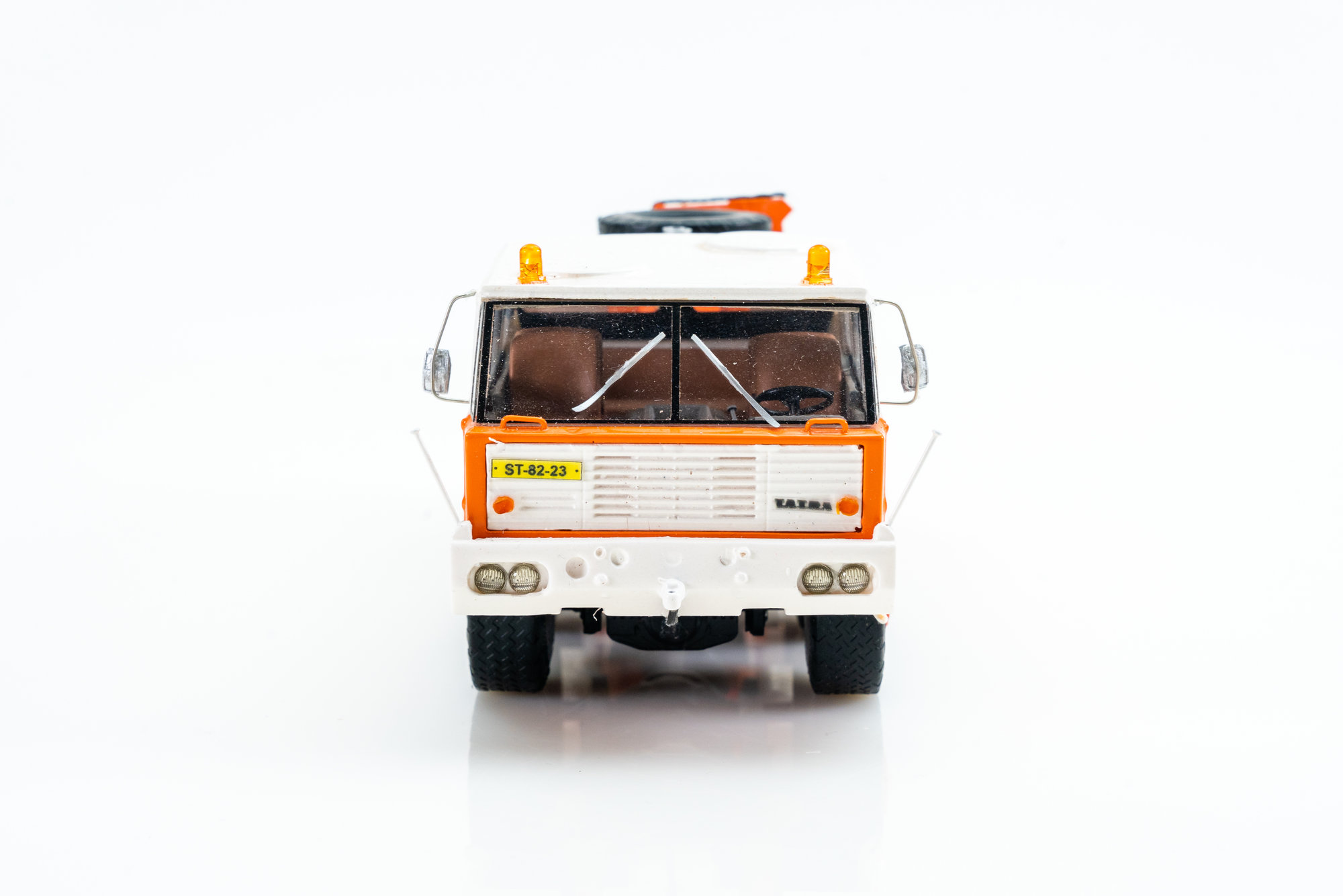 Tatra 813 TP 6x6 tractor unit orange-white | Modelsnavigator.com