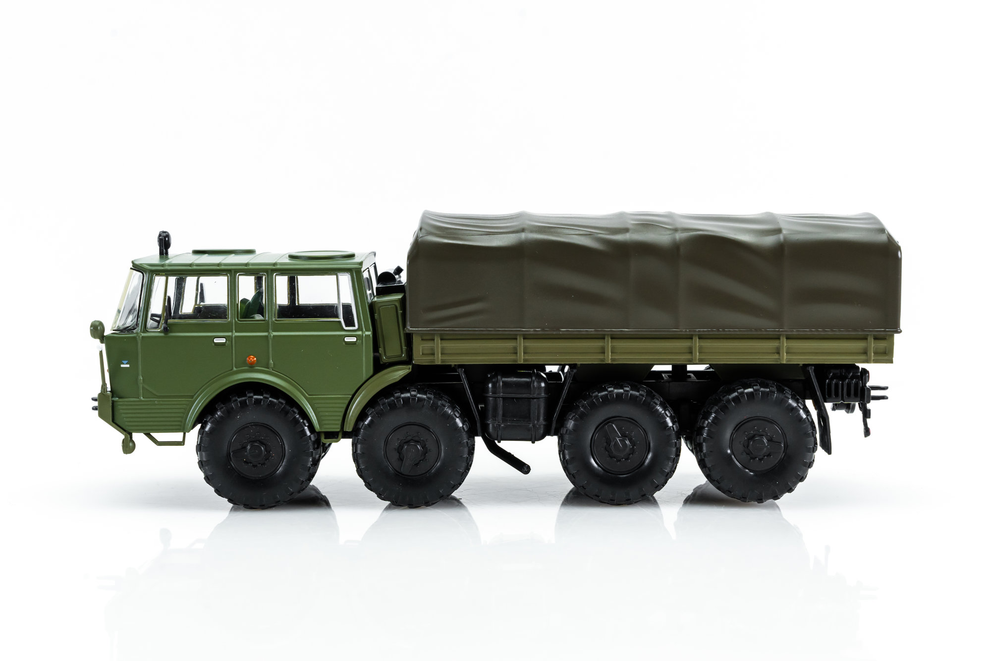 世界有名な Tatra 813 8x8 Kolos 1968 - green | Modelsnavigator.com 乗用車