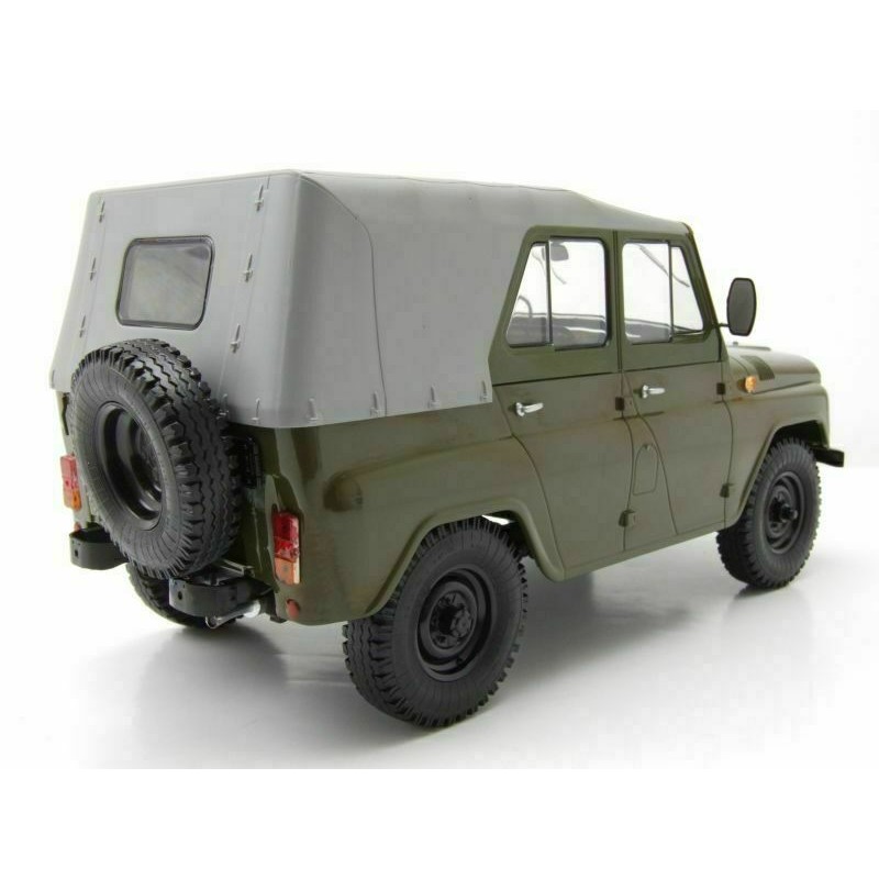 ミニカー　1/18 UAZ 469(オリーブ×ライトグレー) [PCL47088] UAZ 469 /khaki - light grey/