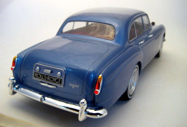 Rolls Royce Silver Cloud III Flying Spur H.J.Mulliner, light