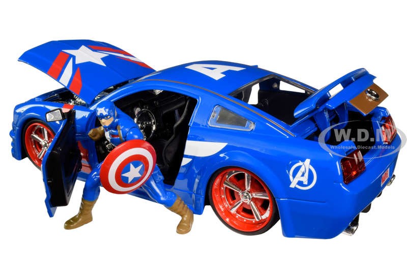 Ford Mustang GT Marvel Avengers 2006 with Captain America