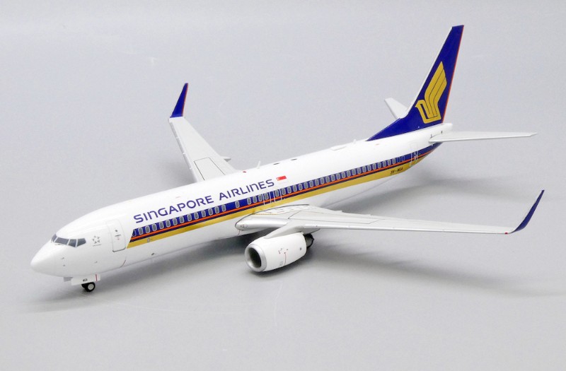 ウルトラマンジェット 日本航空 JAL B737-800 モデルプレーン