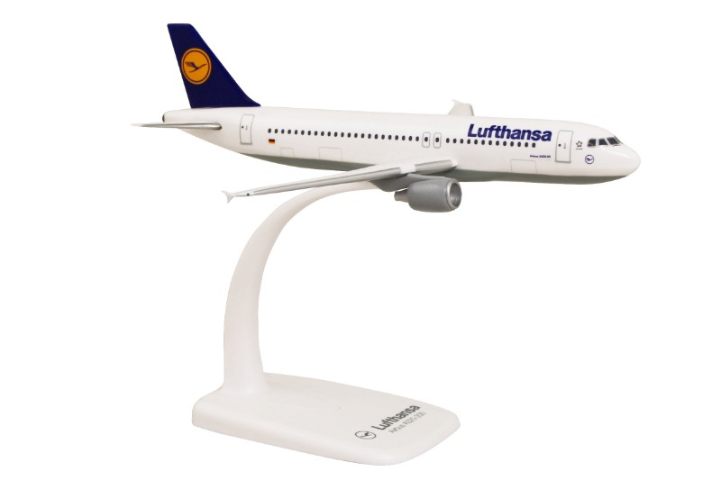Lufthansa Airbus A320-214 registration: D-AIZC with stand