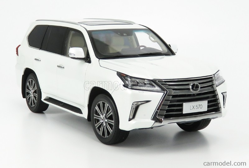 KYOSHO - LEXUS LX570 2018 | Modelsnavigator.com