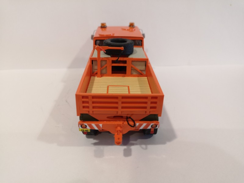 Tatra 813 TP 6x6 orange | Modelsnavigator.com